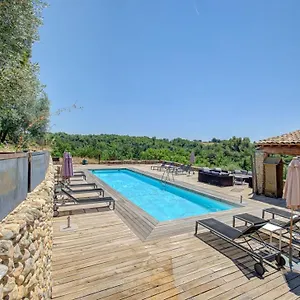https://suite-piscine.fr-provencehotel.com