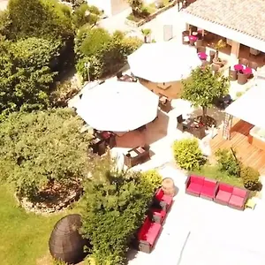 https://la-madone-la-tour-daigues.fr-provencehotel.com